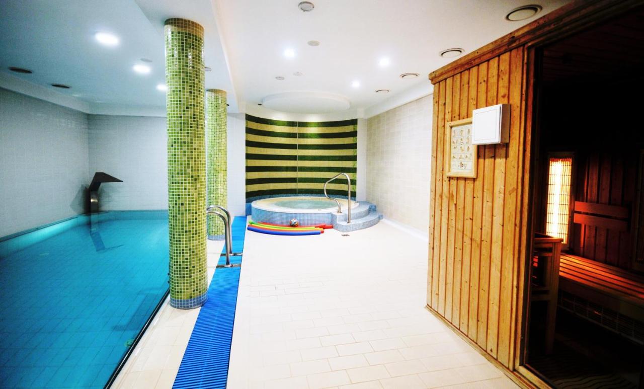 Bursztyn Spa 호텔 코워브제크 외부 사진