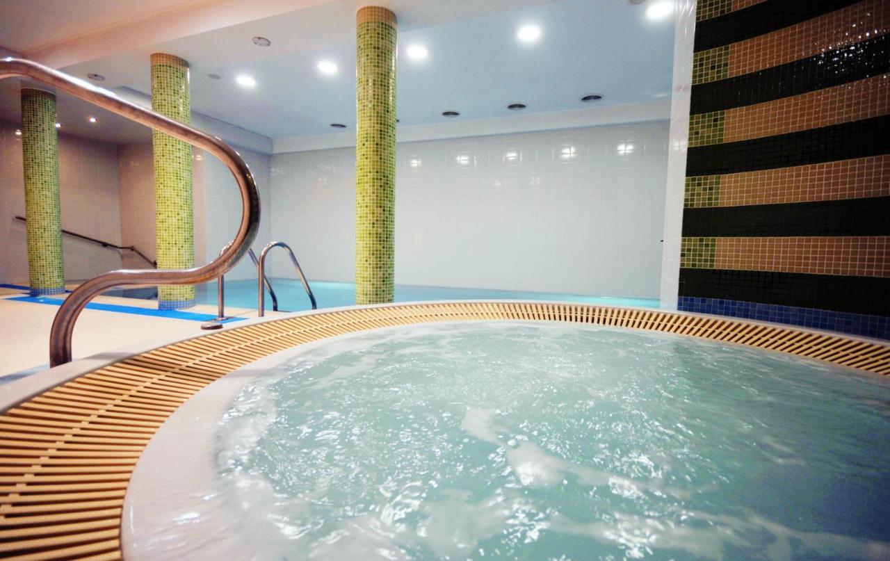 Bursztyn Spa 호텔 코워브제크 외부 사진